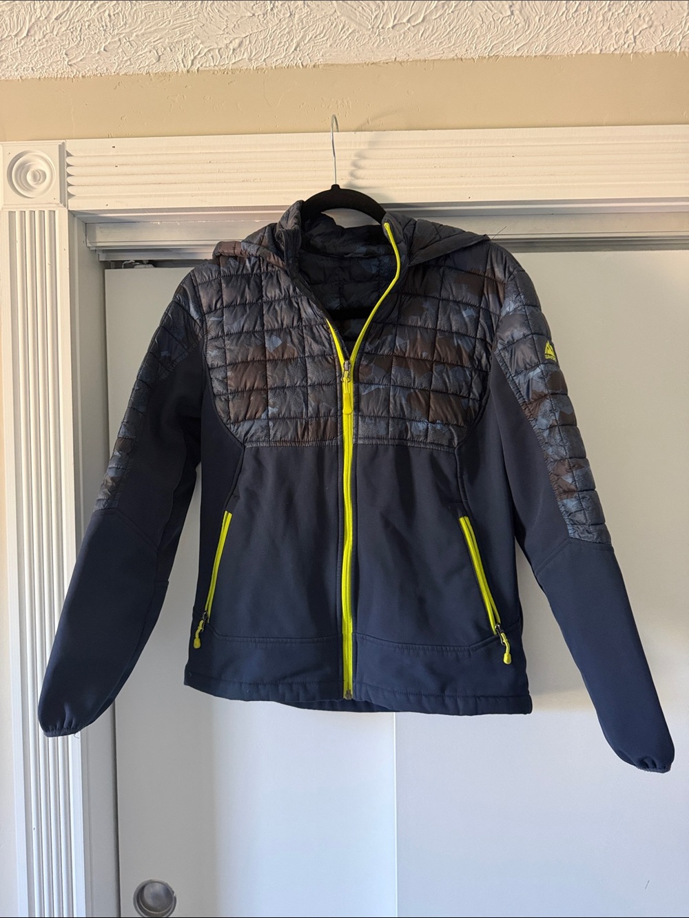 Snozu Navy Jacket with Neon Yellow Zipper